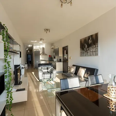 And Spacious Flat In Gzira