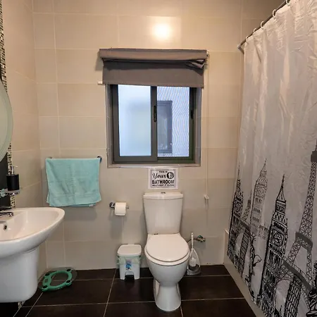 Апартаменты And Spacious Flat In