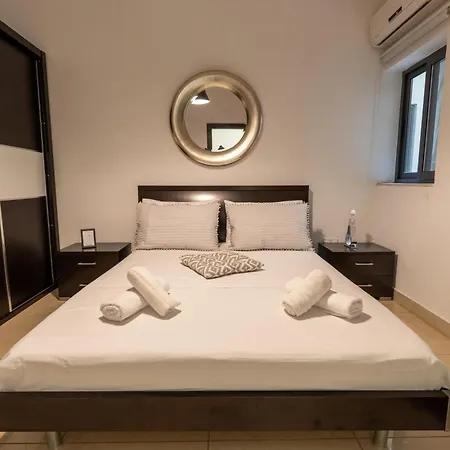 Апартаменты And Spacious Flat In *